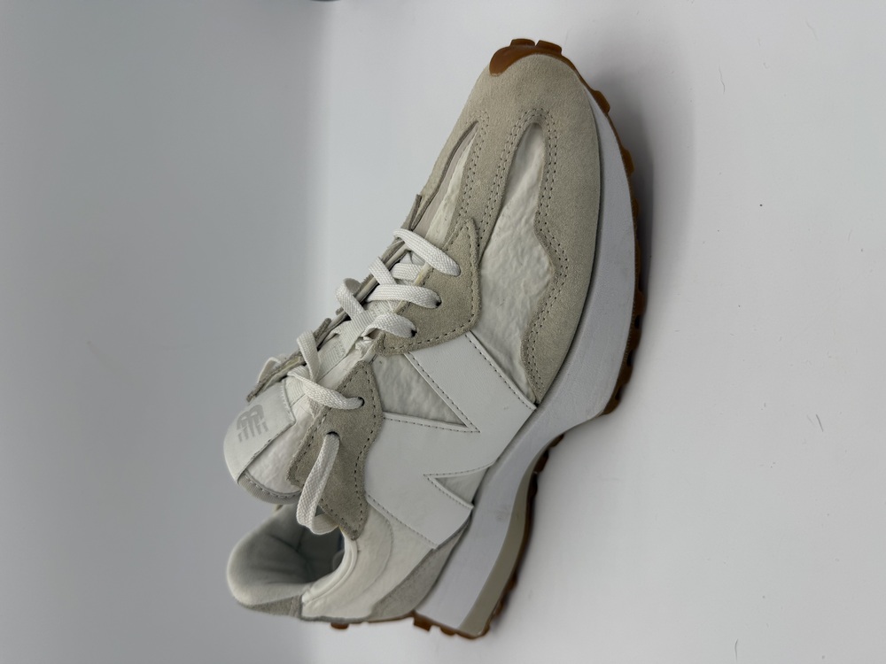 New Balance 327 Women’s Sneakers White/Grey Two-Tone Size 7.5